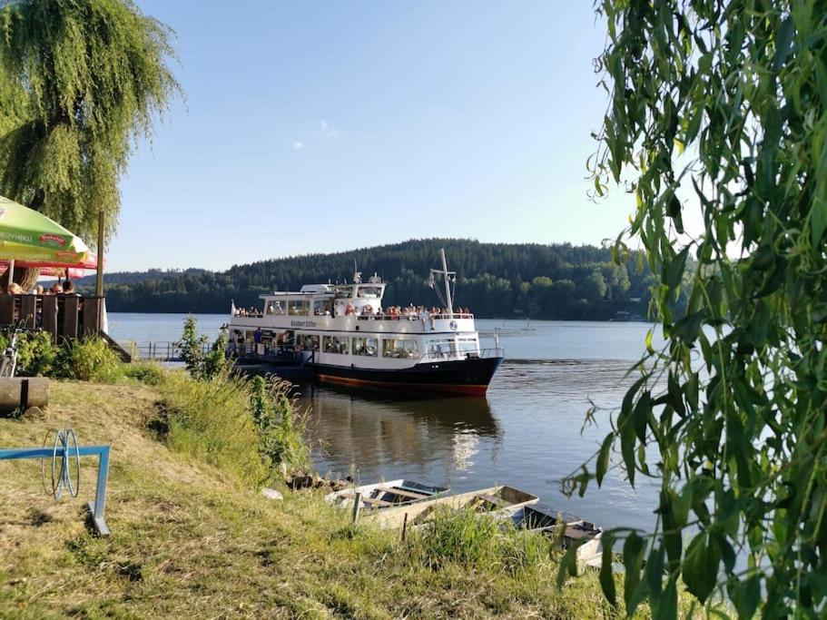 Apartman S Terasou A Vyhledem Na Jezero Lipno Kovarov Экстерьер фото